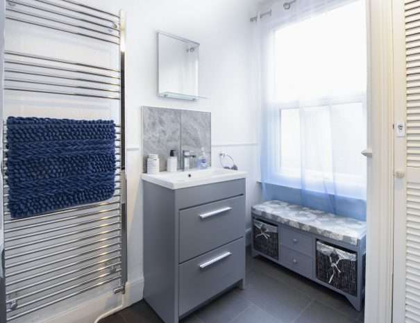 59 Howell new bath. 7