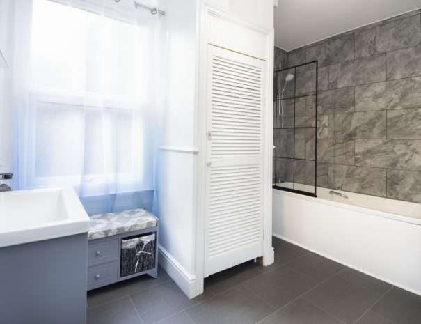 59 Howell new bath. 8